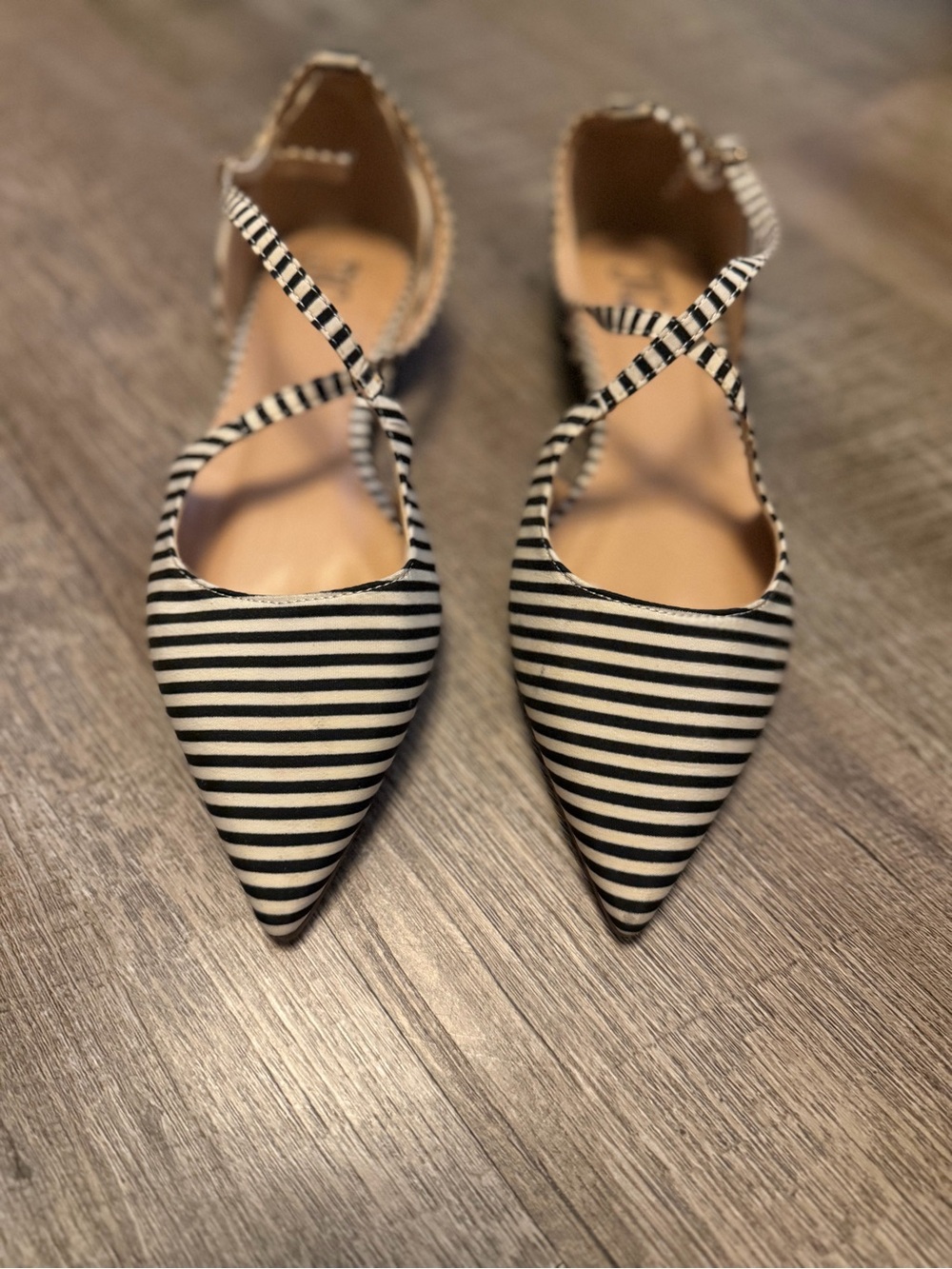 Journee Collection Cortni Striped Pointed Toe Ankle Strap Flats 6.5